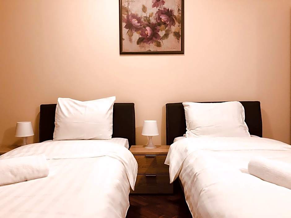 Monte Carlo Palace Rooms