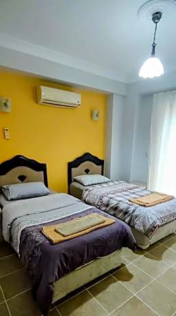 Apartment with Pool View