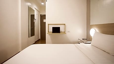 Double Room - Breakfast Included