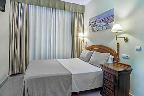 One-Bedroom Apartment with Sea View