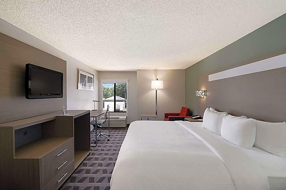 Quality Inn & Suites DFW Airport South