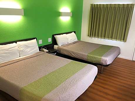 Queen Room with Two Queen Beds - Disability Access