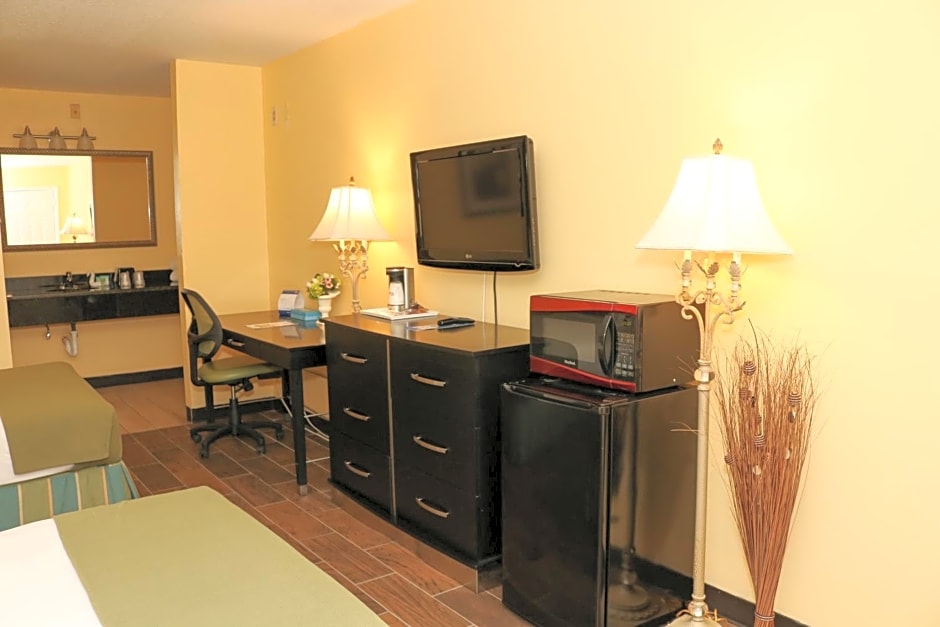 Shining Light Inn & Suites