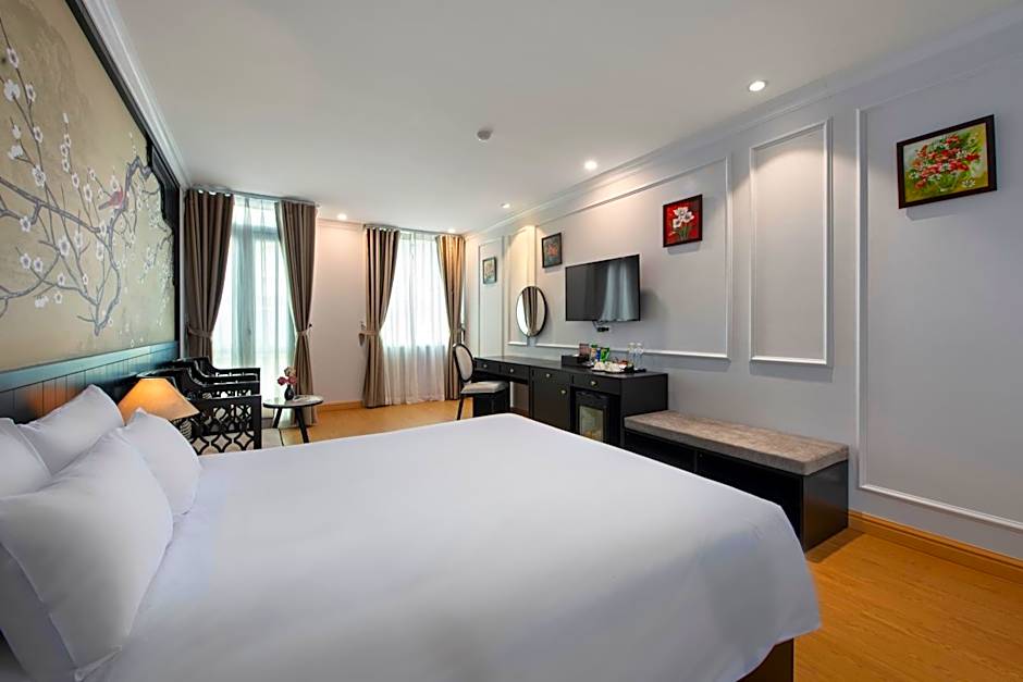 Photo 1 of 22 of Junior Double or Twin Room with City View