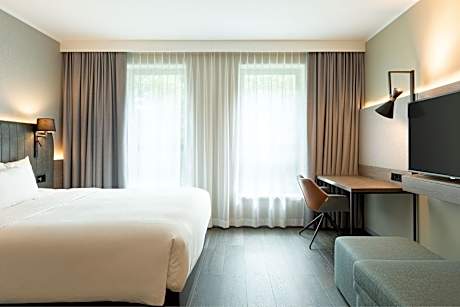 Corner Studio, Guest room, 1 Queen, Sofa bed, Corner room