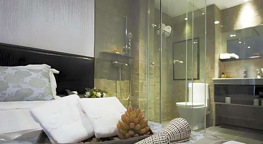 M1 North Point Hotel