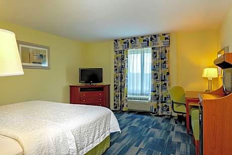 King Room with King Bed - Non-Smoking