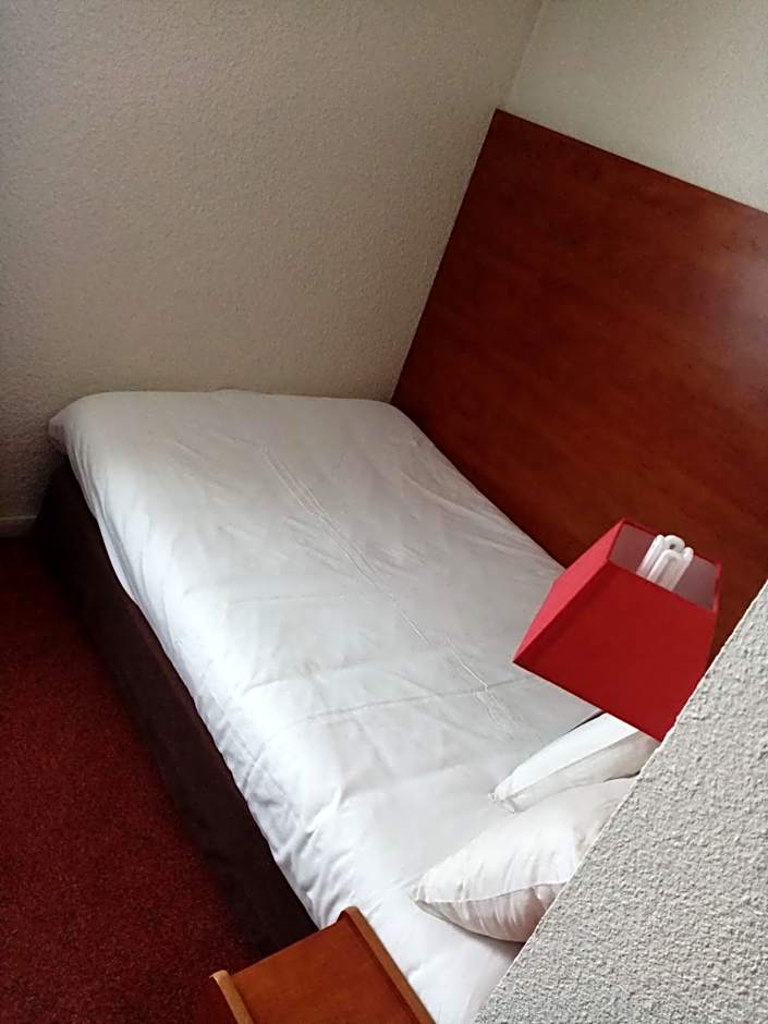 Kyriad Chantilly Hotel