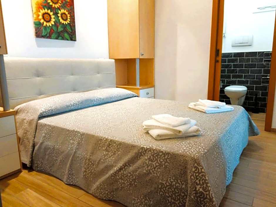 Hotel Etna - Hotel per Coppie e Famiglie con Parcheggio e Spiaggia