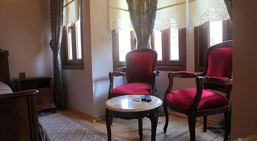 Tom Square Boutique Hotel