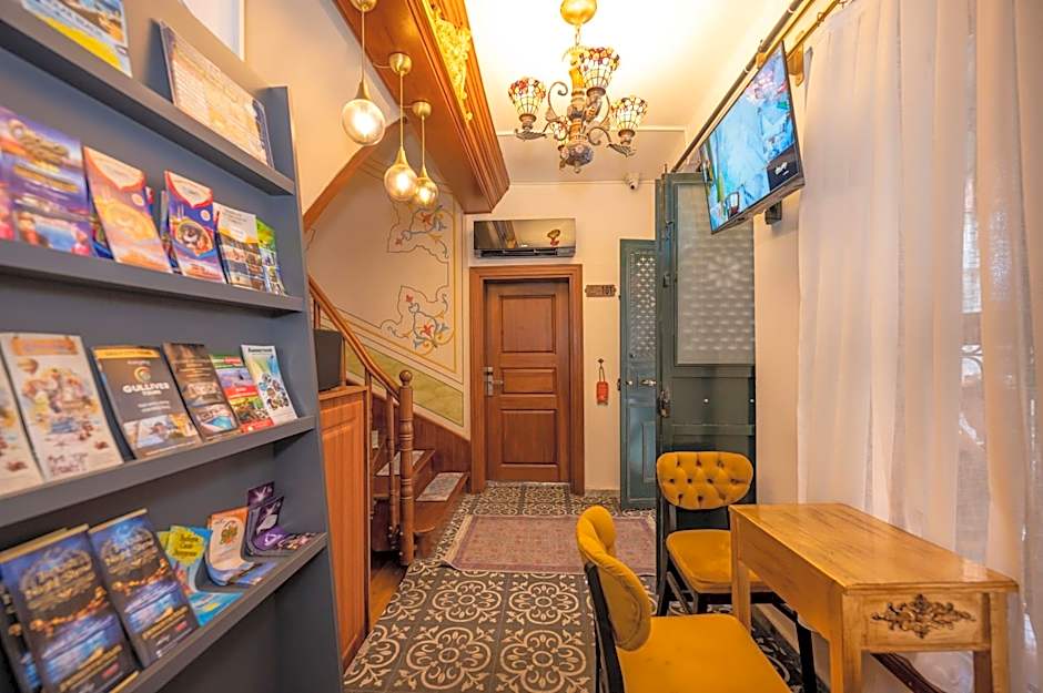 Valeria Antique 1892