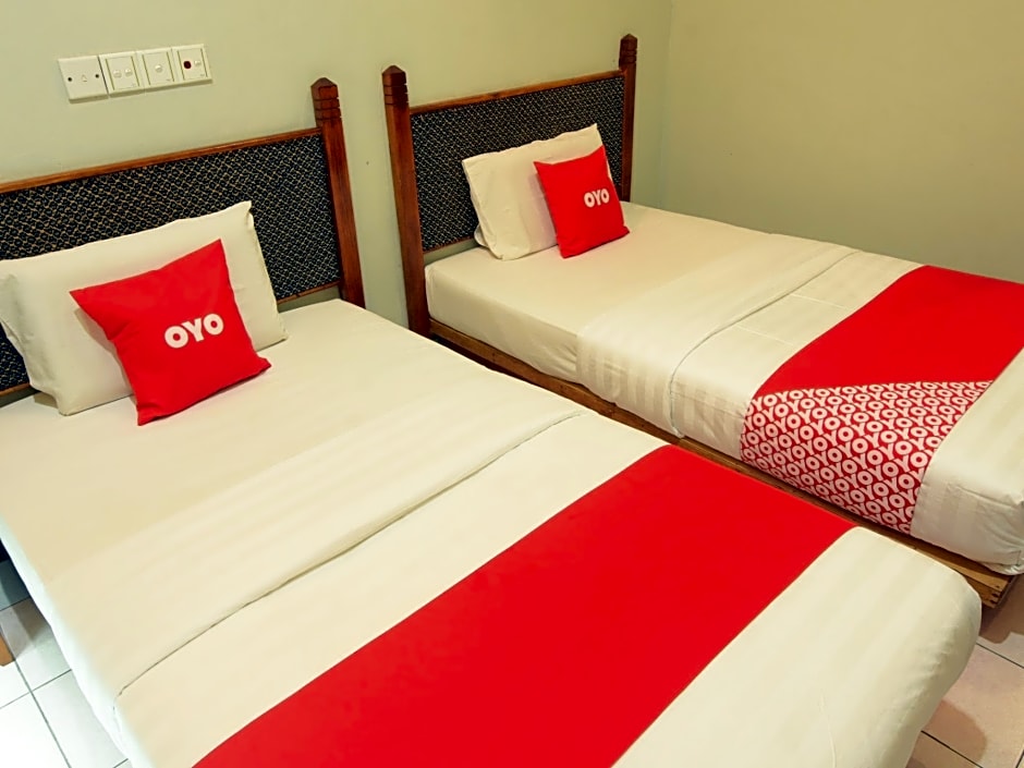 OYO 89642 Highway Inn
