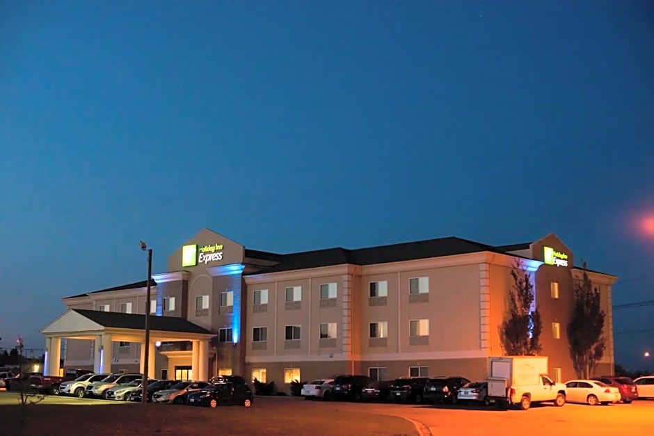 Holiday Inn Express Devils Lake