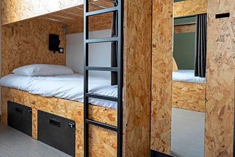 Bed in 4-Bed Female Dormitory with Ensuite Bathroom