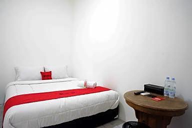 RedDoorz near GOR Jatidiri Semarang