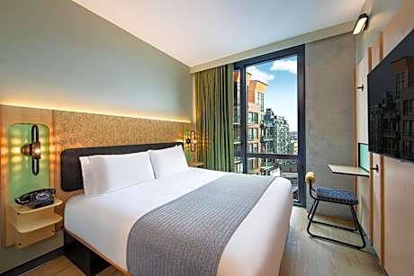 King Room - Mobility Accessible w/Roll In Shower