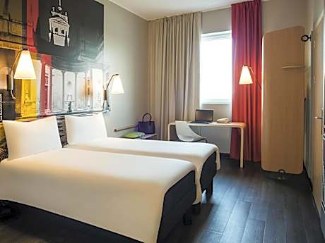 Standard Room with Two Single Beds