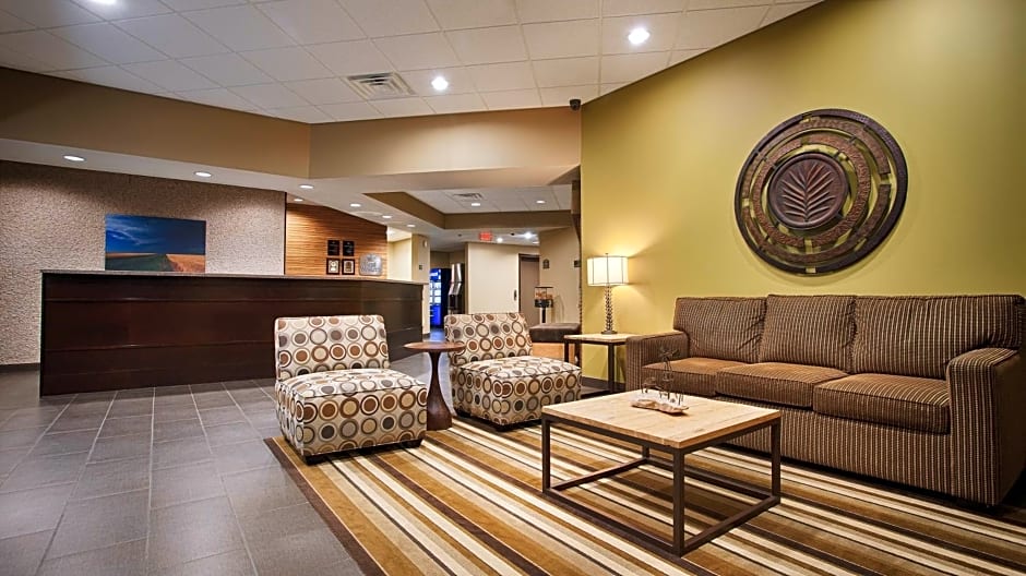 Best Western Plus Night Watchman Inn & Suites