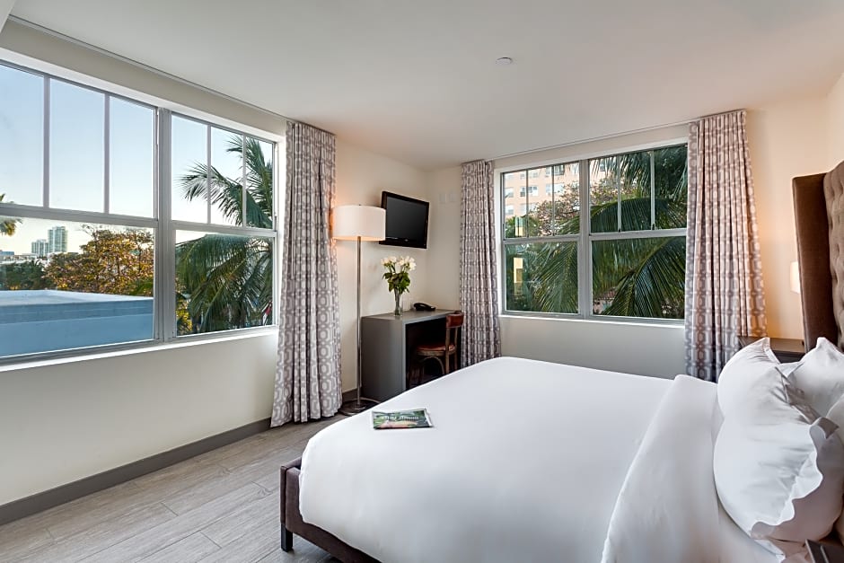 Clinton Hotel South Beach