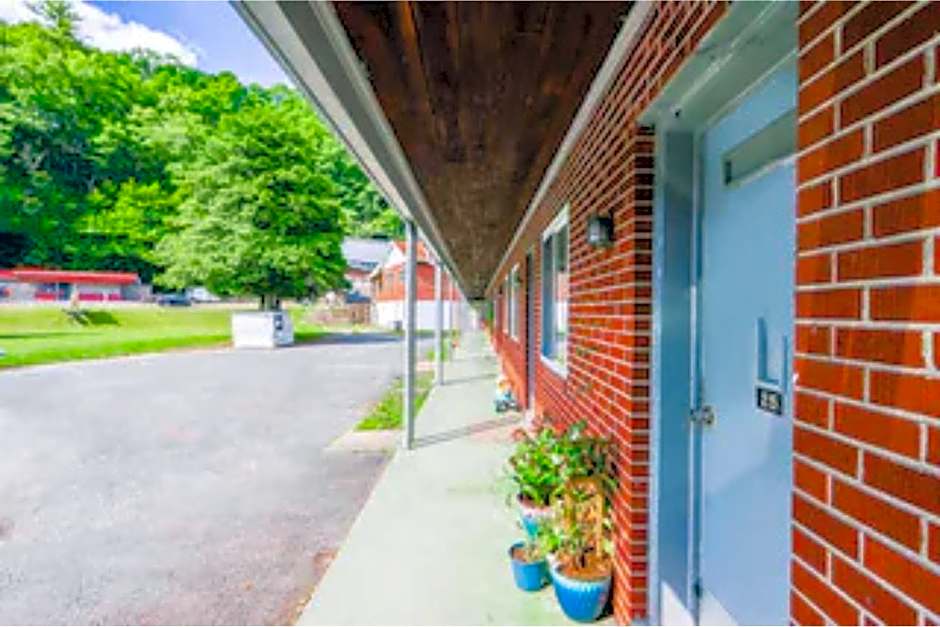Travelers Inn by OYO Beaver, Hwy 19