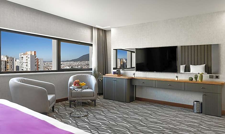 Lilium Hotel & Suites