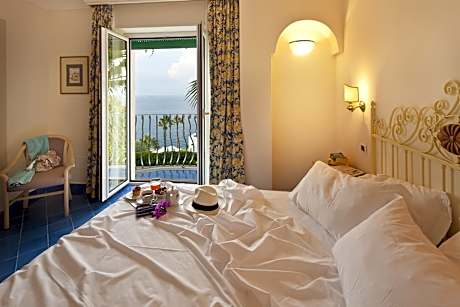 Double or Twin Room with Sea View