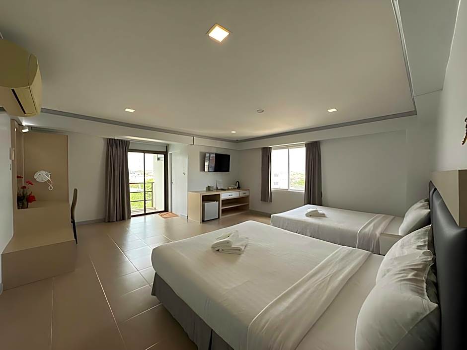Regent Ngamwongwan Hotel