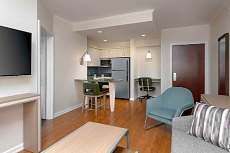 1 King Bed 1 Bedroom Suite Nonsmoking