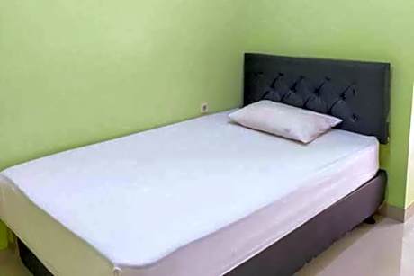 Kostawira Syariah Bintaro Mitra RedDoorz