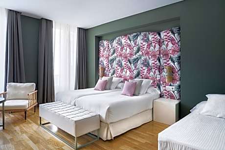 Double Room with Extra Bed (3 Adults)