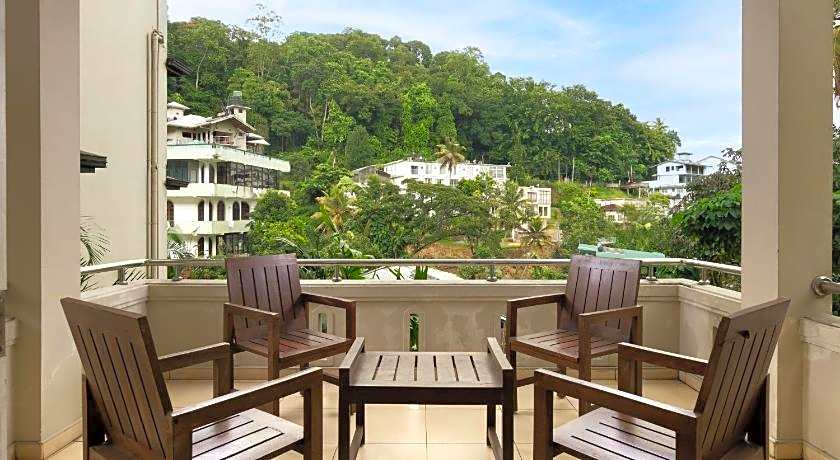 Oak Ray Serene Garden Hotel