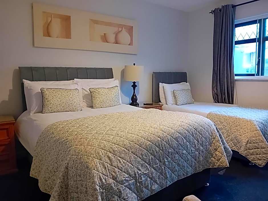The Baytree Restaurant & Guesthouse