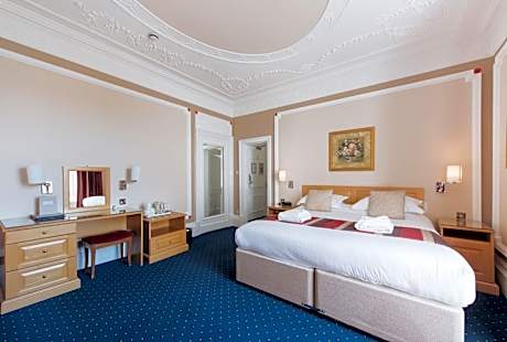 Superior Family Room