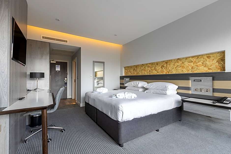 DoubleTree by Hilton Edinburgh - Queensferry Crossing