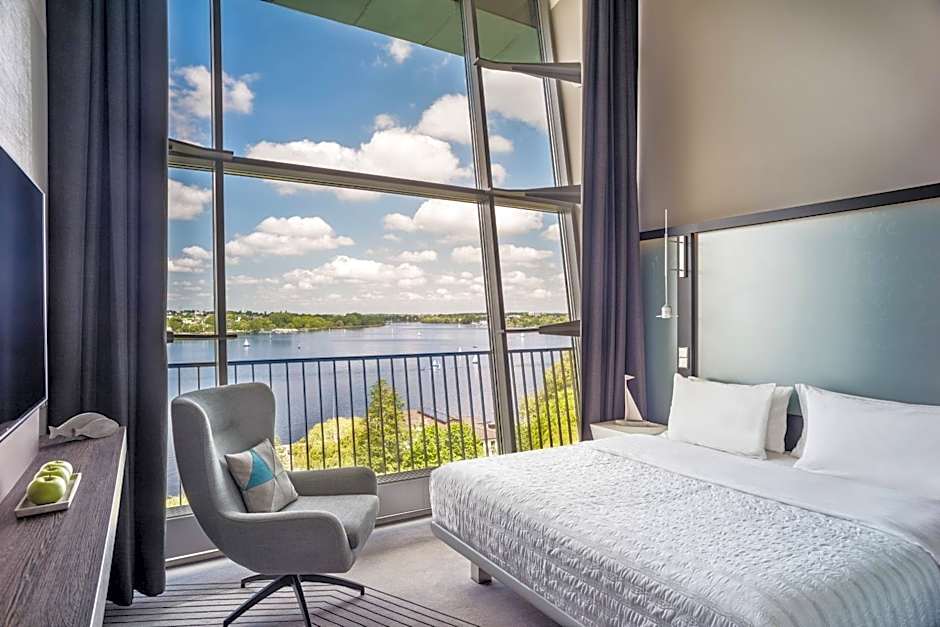 Photo 1 of 50 of Le Meridien Hamburg