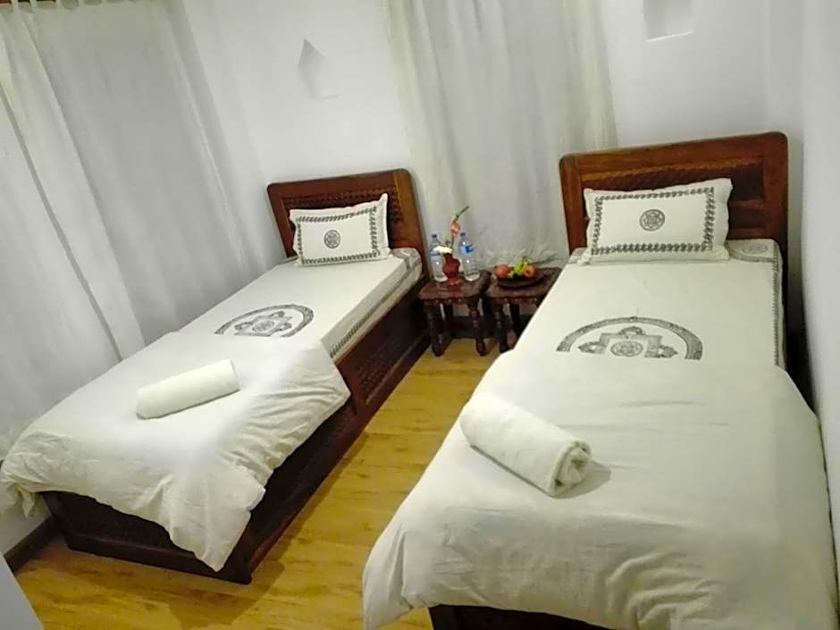 Sunny Guest House and Cafe