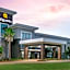 La Quinta Inn & Suites by Wyndham Jacksonville TX
