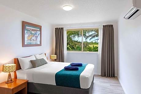 Two-Bedroom Room with Garden View