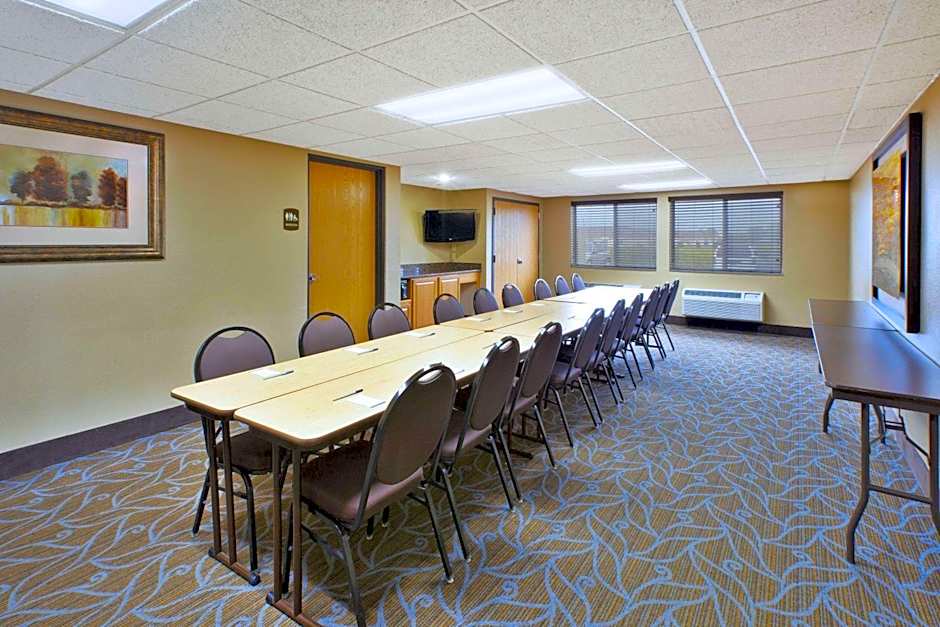 AmericInn by Wyndham Bay City