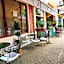 Aparthotel Old City
