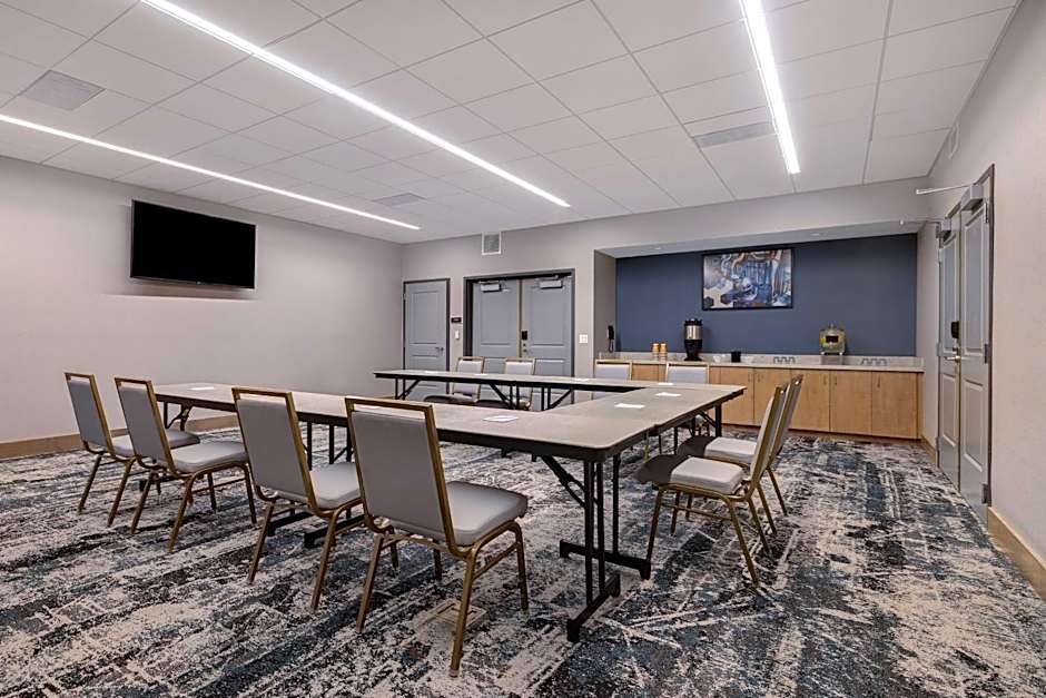 Homewood Suites by Hilton Oak Creek Milwaukee