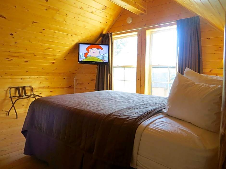 Cabins of Mackinac & Lodge