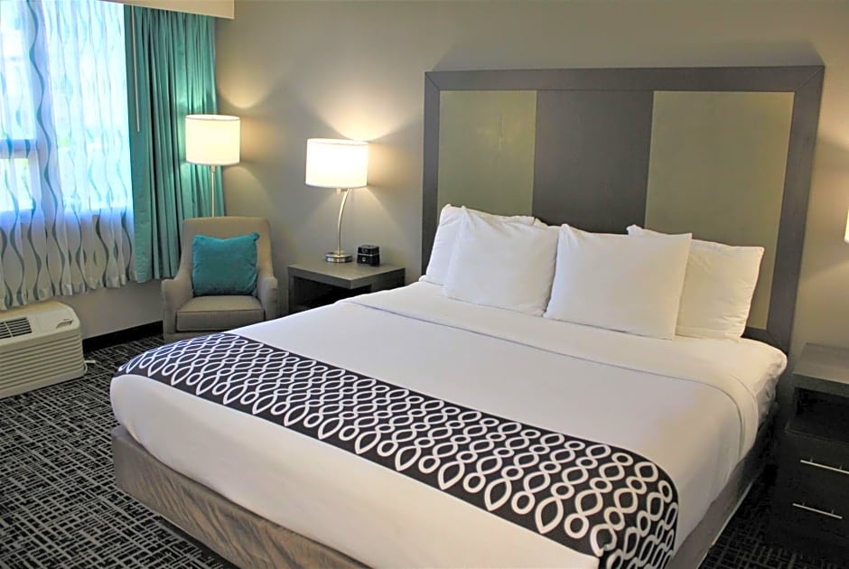 La Quinta Inn & Suites by Wyndham Indianapolis Downtown