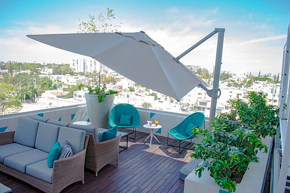 Square Small Luxury Hotel