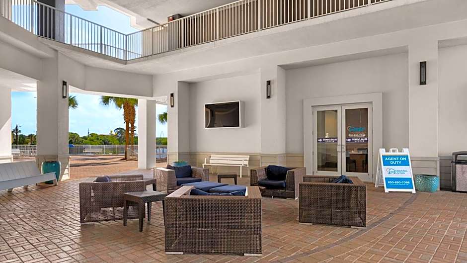 Laketown Wharf 1037