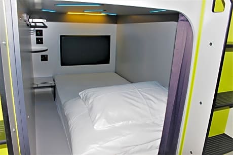 POD BED in 22 Bed Mixed Dorm