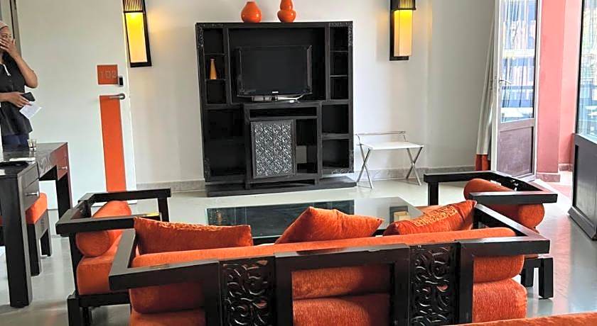 La Renaissance Hotel