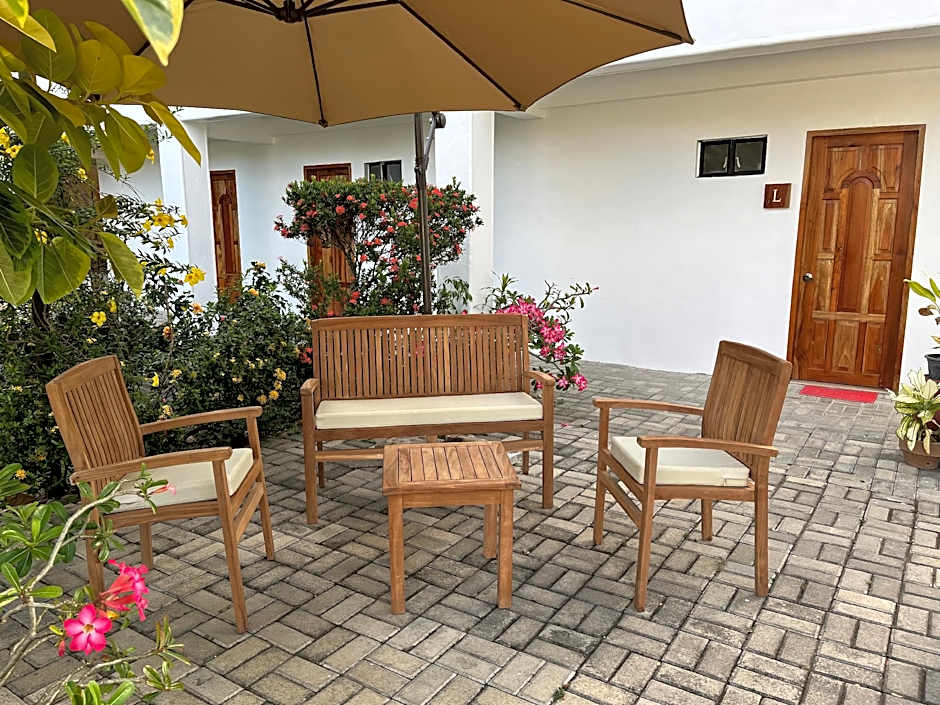 Red Knight Gardens Apartelle