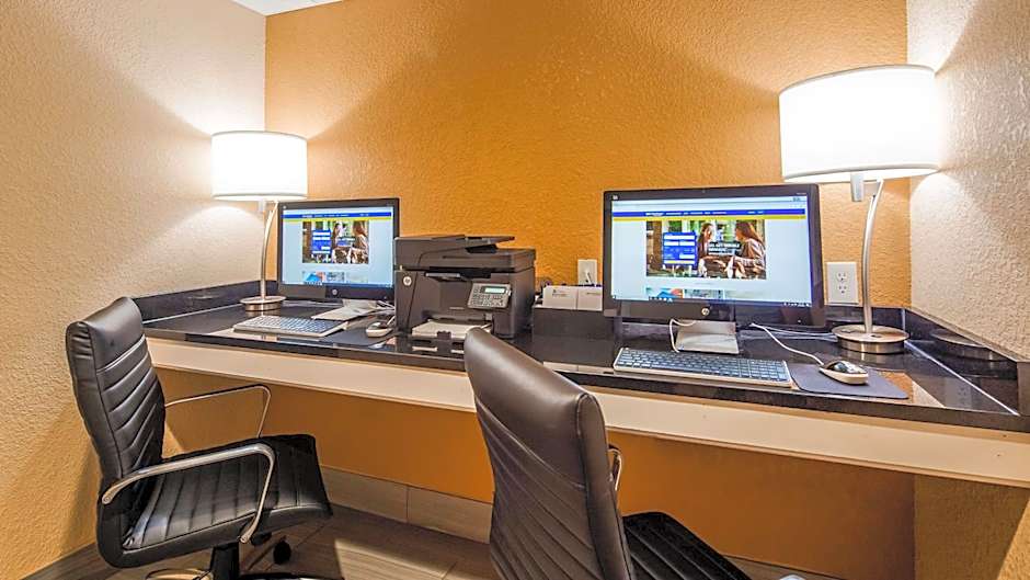 Cape Cod (Hyannis) by IHG