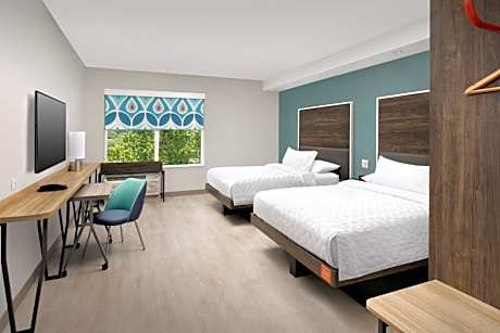 Queen Room with Two Queen Beds - Mobility Access